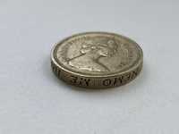 монета 1 фунт королевы Елизаветы II 1984 года