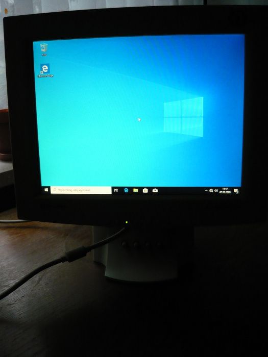 Monitor komputerowy LCD 15" Samsung SyncMaster 570V TFT (1024x768)