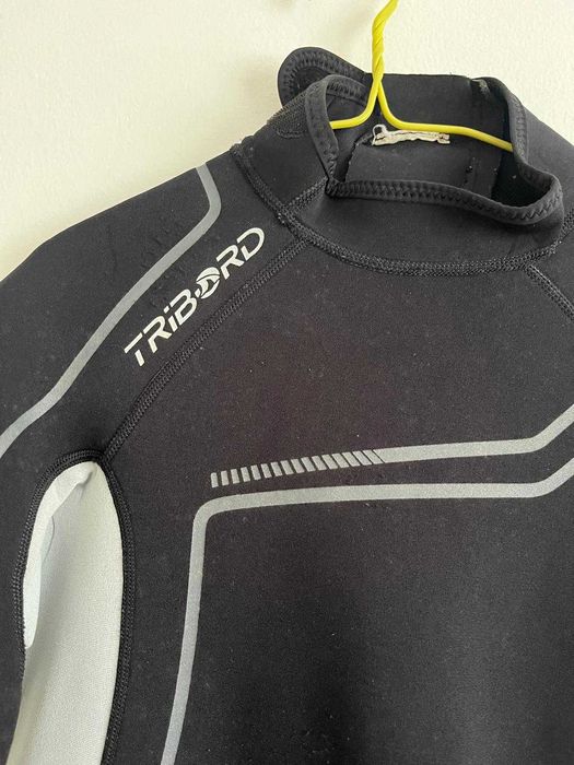 Fato TRIBORD para desportos aquáticos.