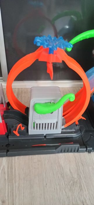 Hot wheels megamyjnia atak ośmiornicy