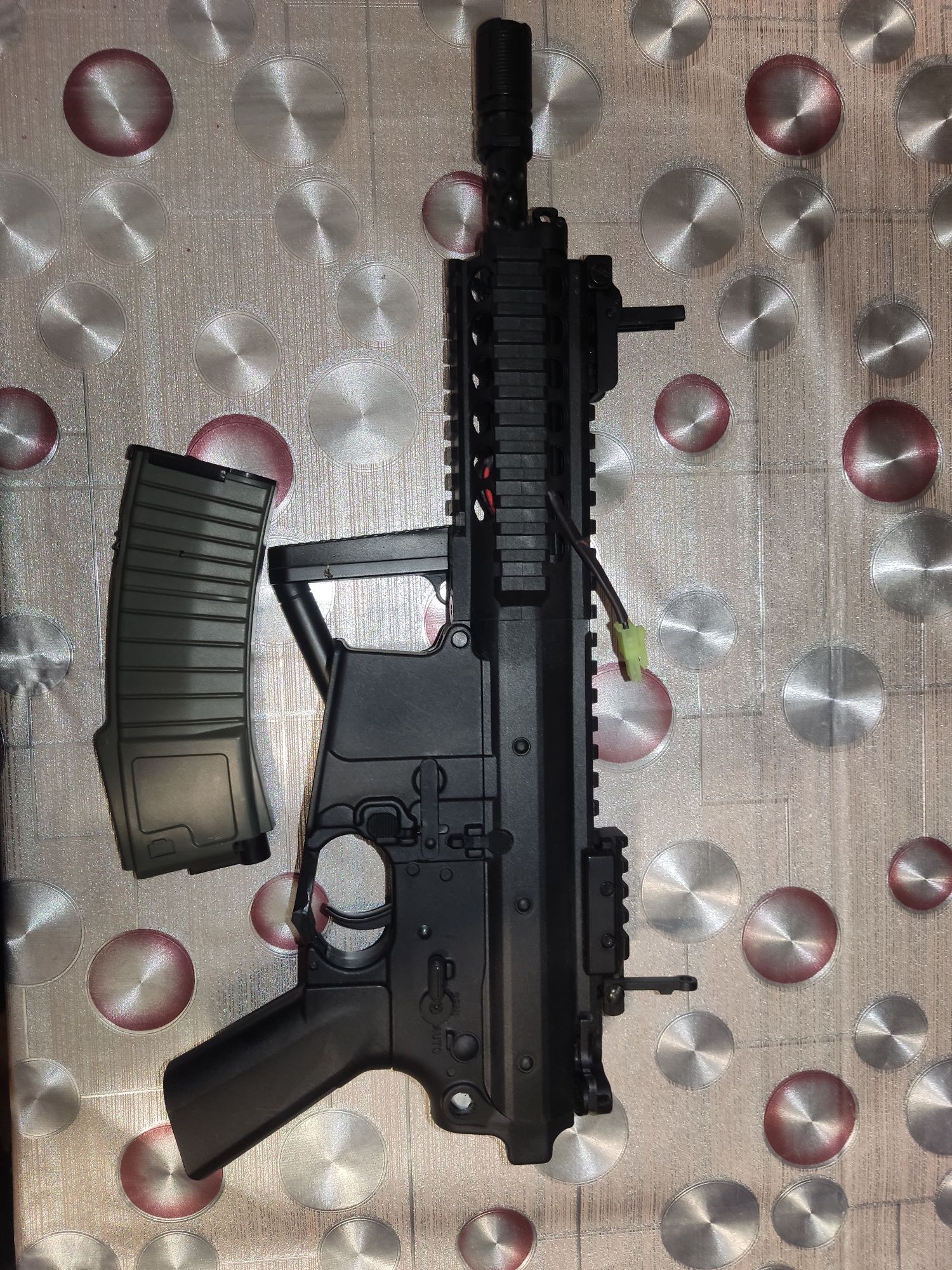 Продаю іграшкову М4