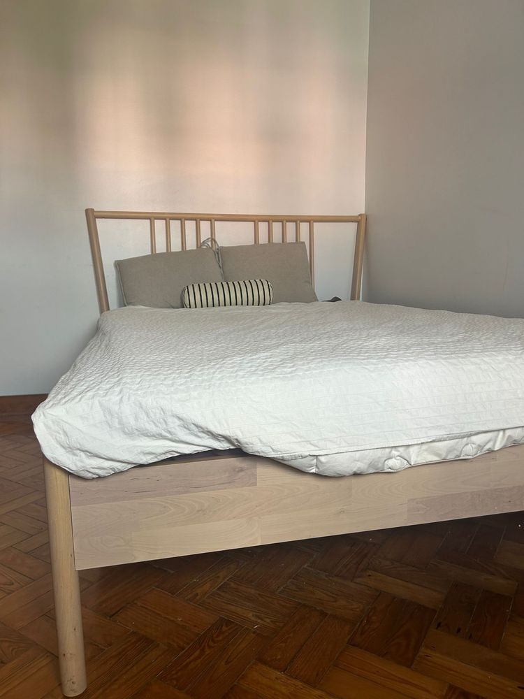 Cama Ikea 140/200 com colchao - como novo