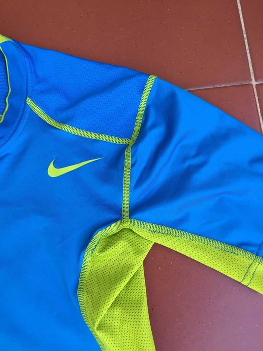 T-Shirt ginástica --- NIKE PRO COMBAT Dri-Fit -- Tam. M