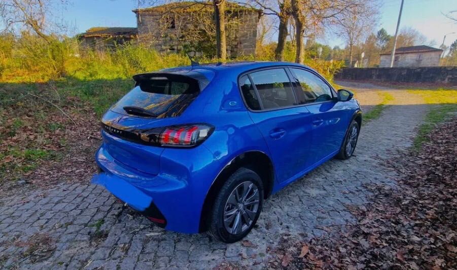Peugeot e-208 Allure 50kwh iva dedutivel