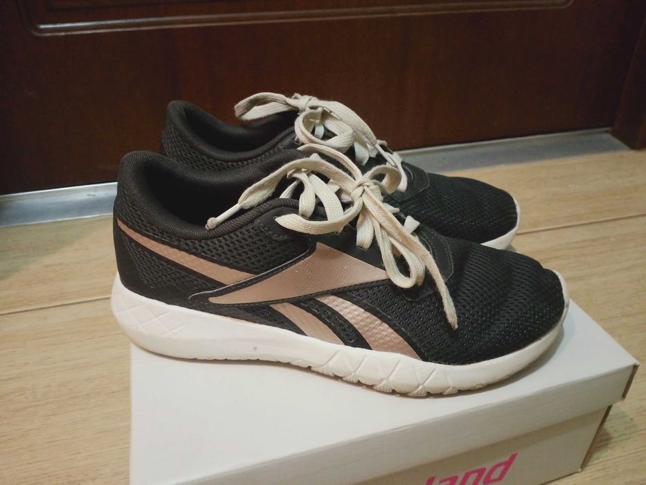 Sprzedam buty dla dziewczynki rozm.37