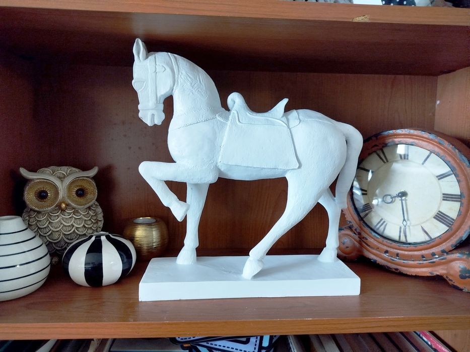 Estátueta vintage cavalo Branco Gesso decoração 35 cm x 35 cm