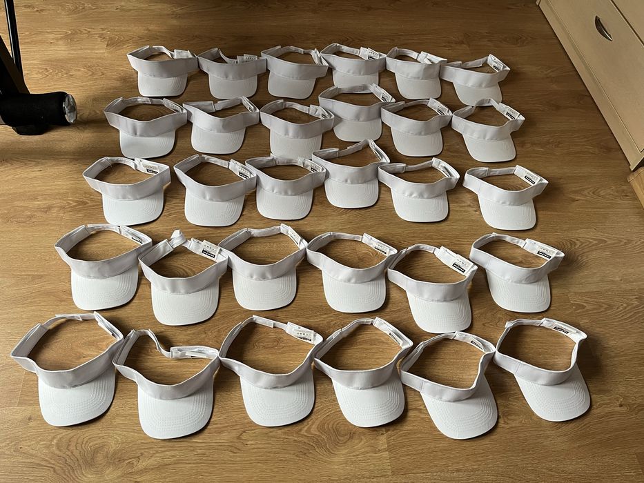 Białe czapki REIS r. 57-61