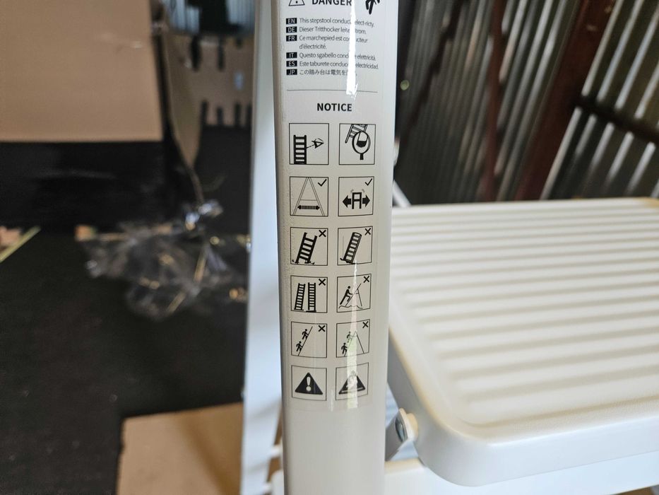 Drabina 5-stopniowa rozkładana metalowa 140cm biała