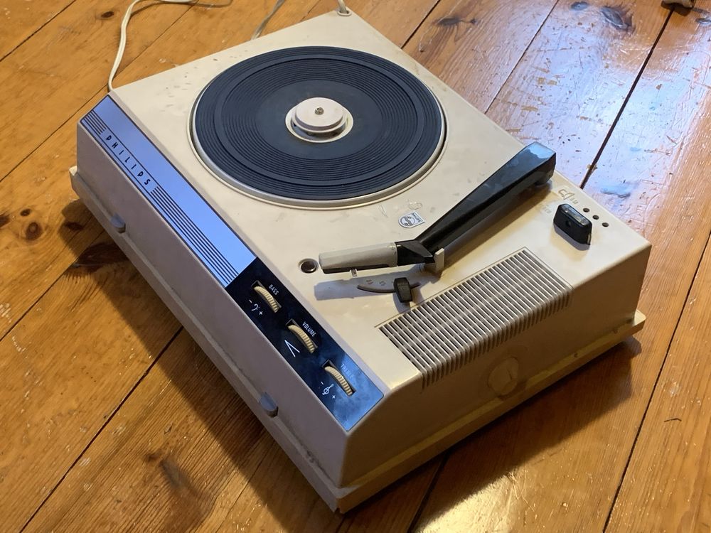 Gramofon Philips ze wzmacniaczem lampowym