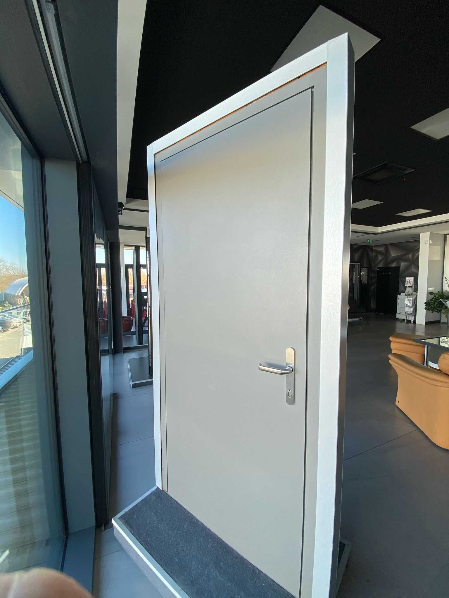 Drzwi aluminiowe wejściowe  Ościeżnica w zestawie