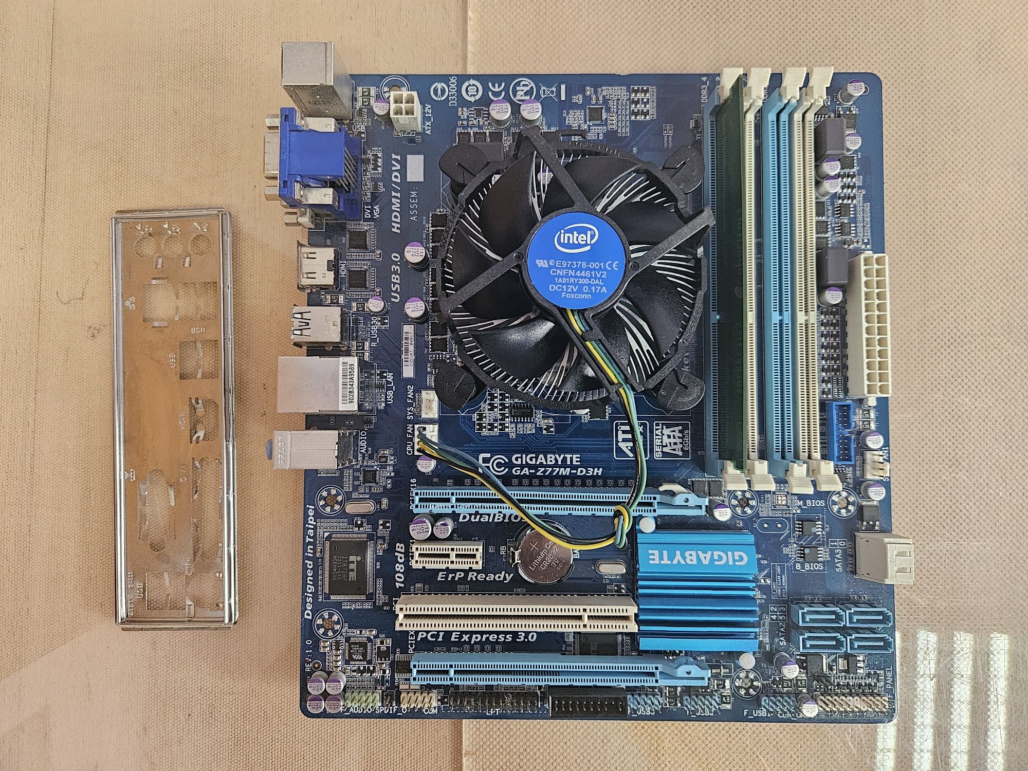 Материнська плата Gigabyte GA-Z77M-D3H \ I5-3470 \ DDR3 4GB