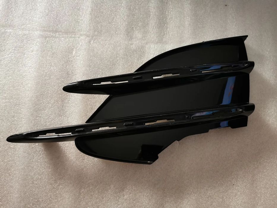 Mercedes EQS V297 AMG Kratka zderzaka prawa prawy przód A2978852202