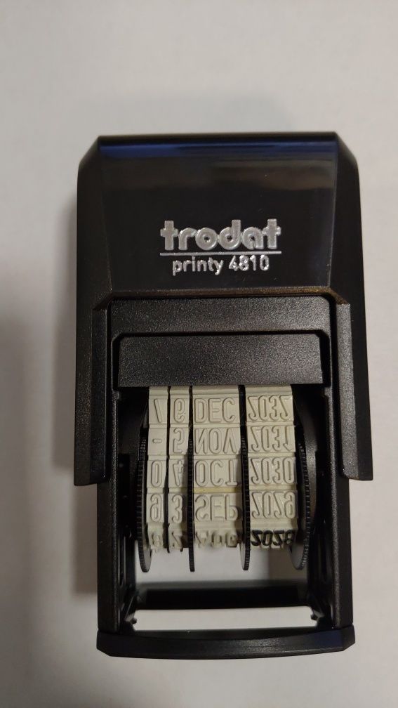 Pieczątka Datownik Trodat 4810, miesiące w jez. angielskim