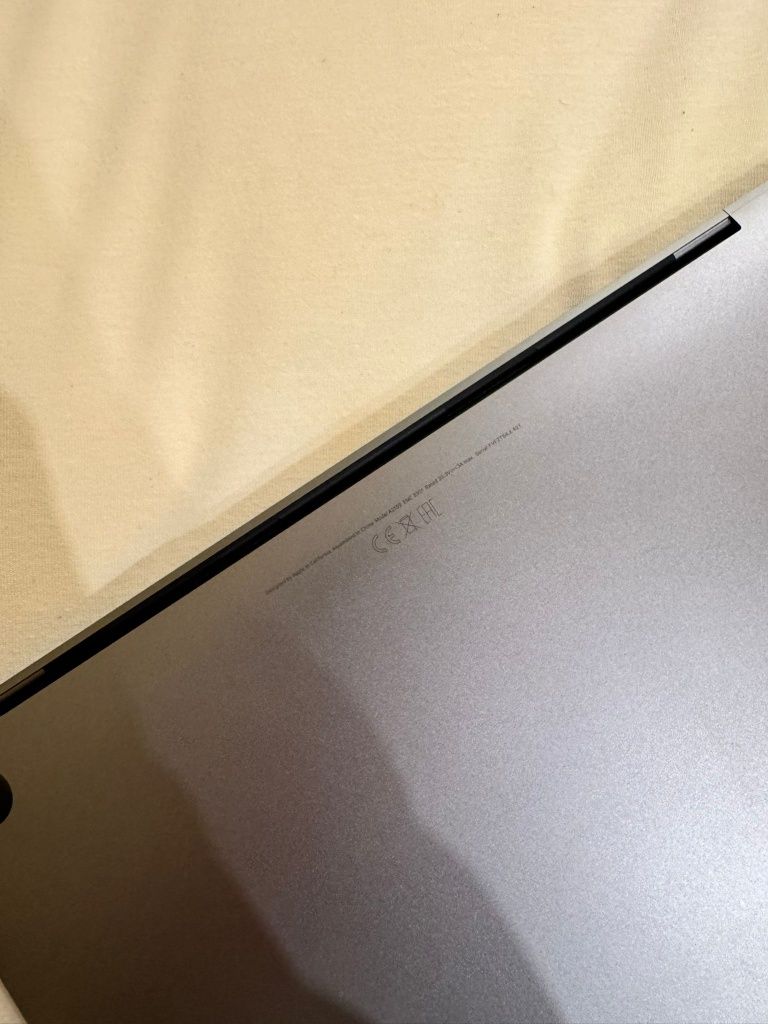 MacBook Pro de 2019, 128G com Touch Bar