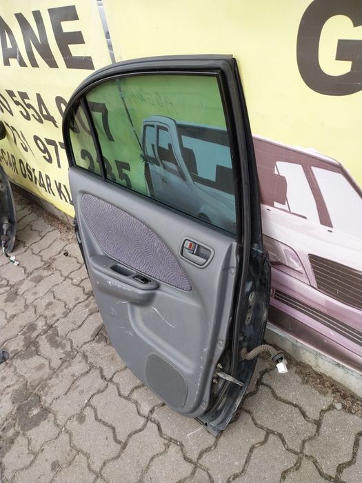 Toyota Avensis t22 drzwi lewy tył tylne lewe kompletne