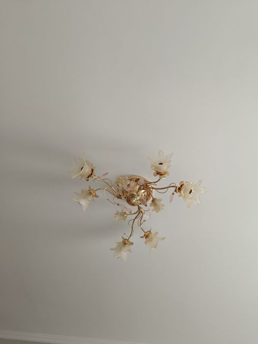 Продам люстру світильник