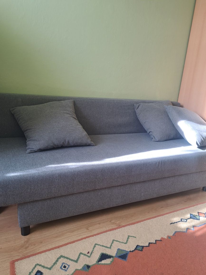 Kanapa ikea rozkładana z pojemnikiem