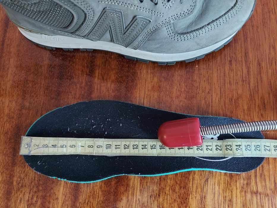 Кроссовки New Balance 574 оригінал 

Розмір по бірці:
Us 8 UK 7.5  EUR