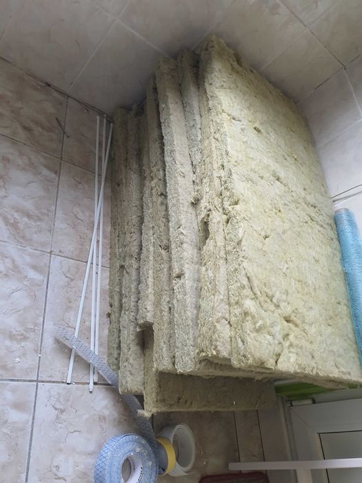 Wełna skalna okolo poltorej paczki uzywana oddam