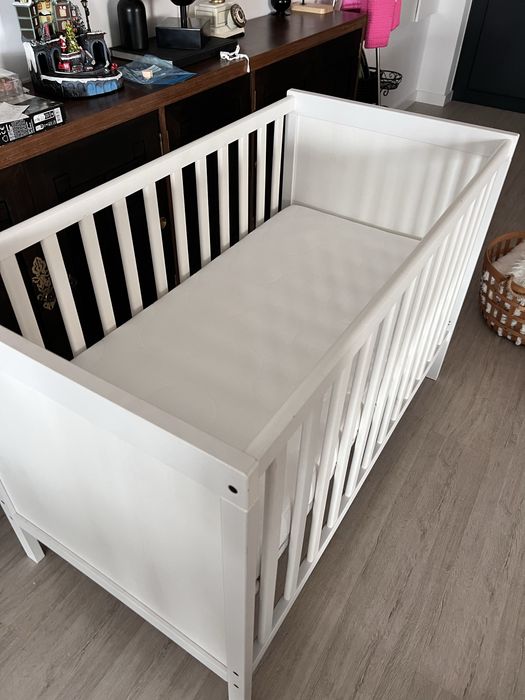 Berço IKEA com colchão