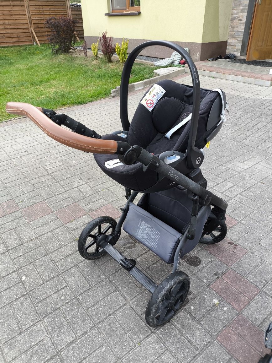 Wózek marki ROAN + nosidło CYBEX