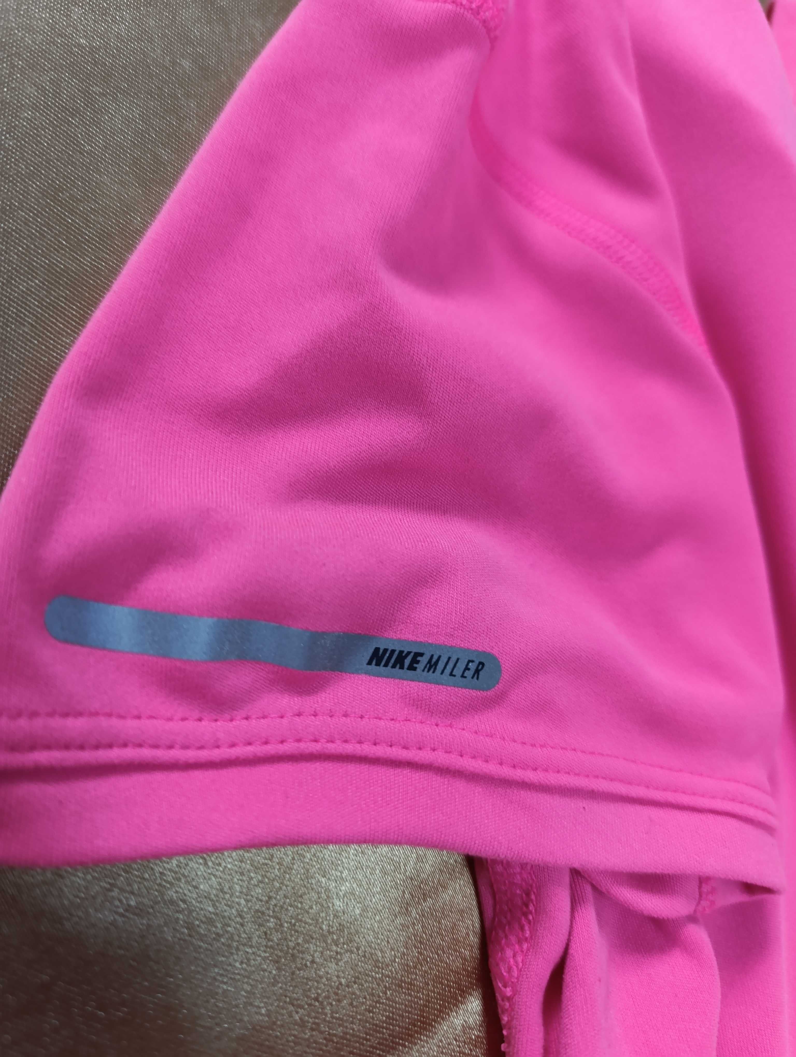 Футболка спортивна жіноча Nike Running