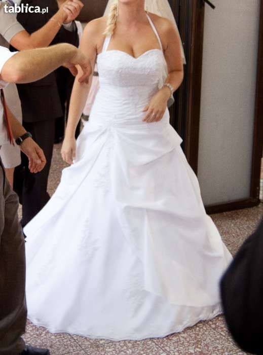 Piękna, biała suknia ślubna z bolerkiem, na sprzedaż.
