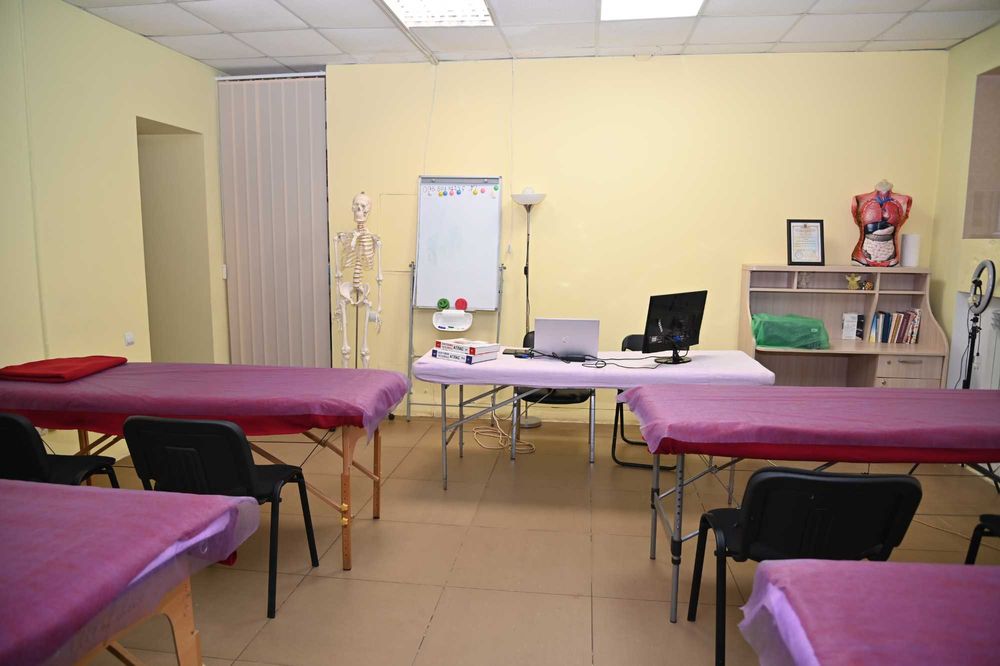 зал та кабінети для масажу