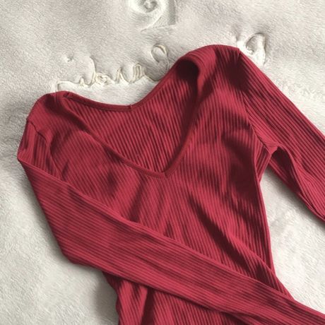 czerwona bordowa body bluzka z długim rękawem dekolt w serek V rozmiar