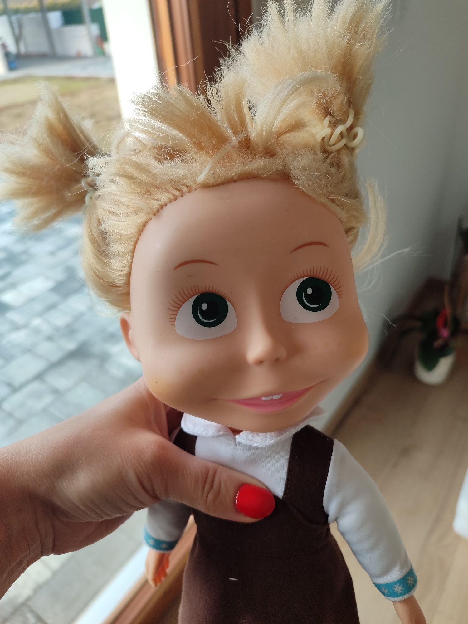 Śpiewająca lalka SIMBA Masza ok. 35 cm