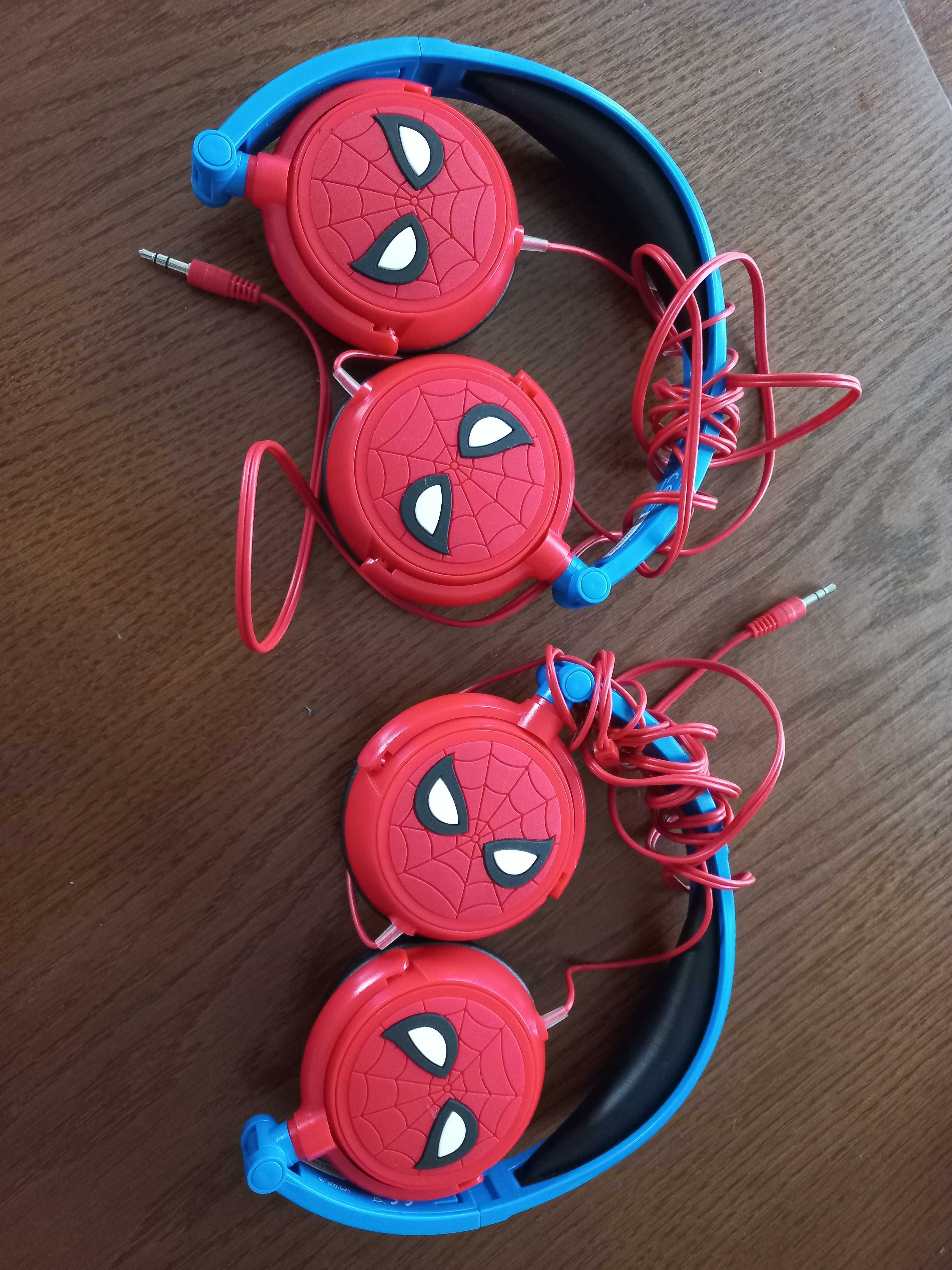 2 pary dziecięcych słuchawek Spider-man