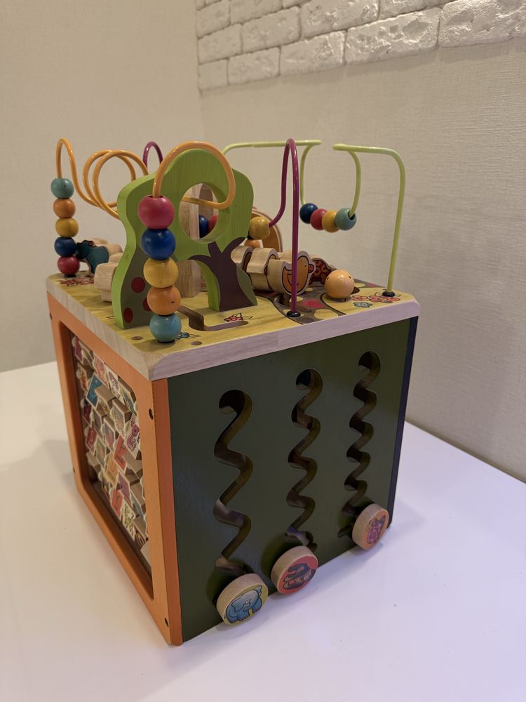 деревянный развивающий куб B. Toys Zany Zoo.