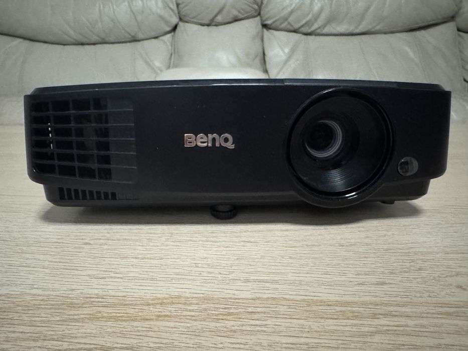 Projektor BenQ MX505