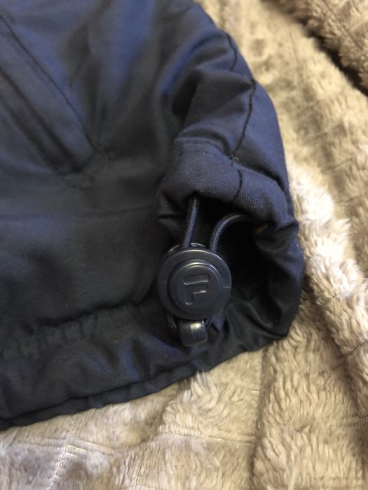 Продам жіночий оригінальний анорак Fila