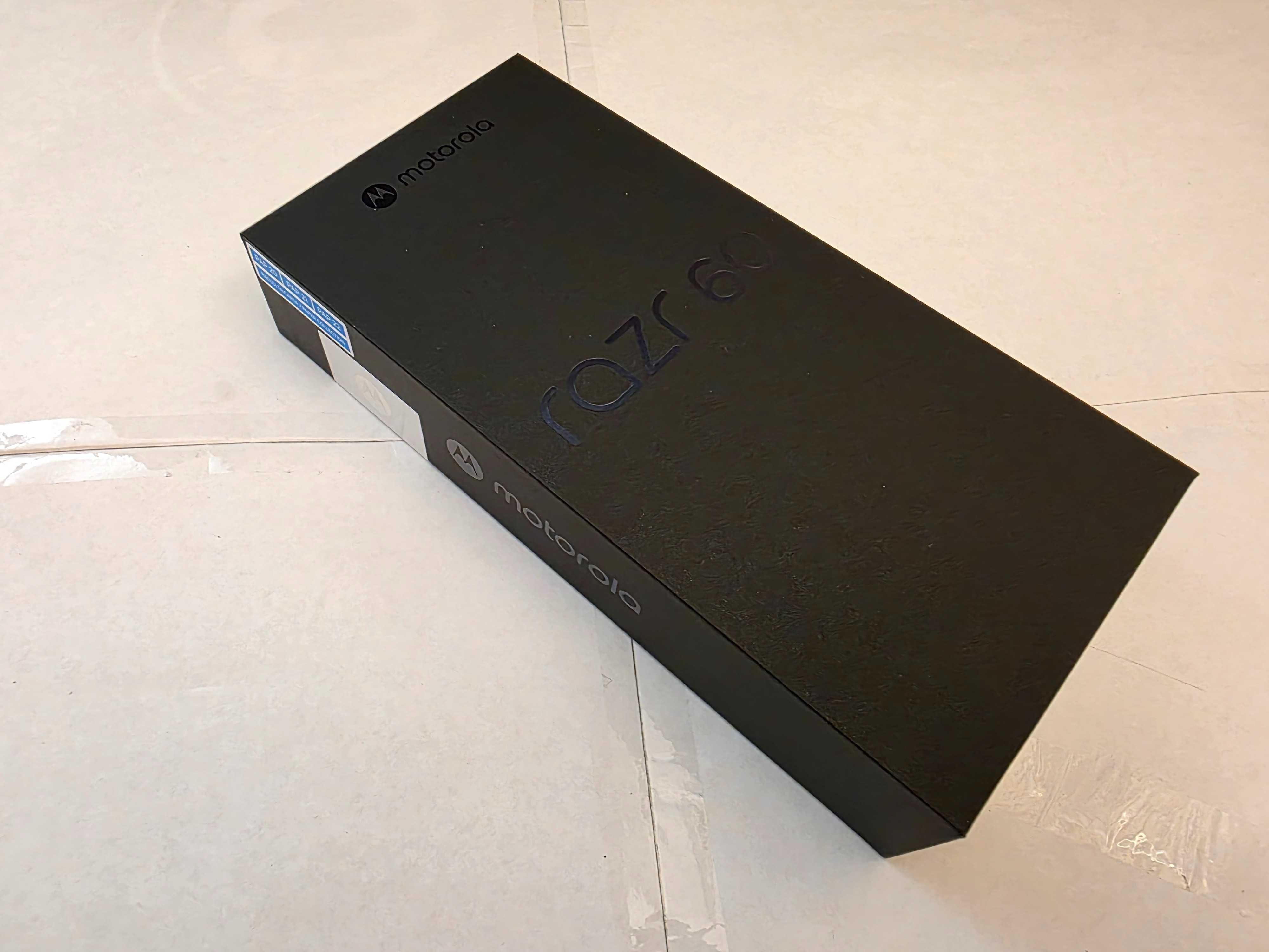 Motorola Razr 60 Fold (Novo) (Selado) Smartphone Azul Marinho