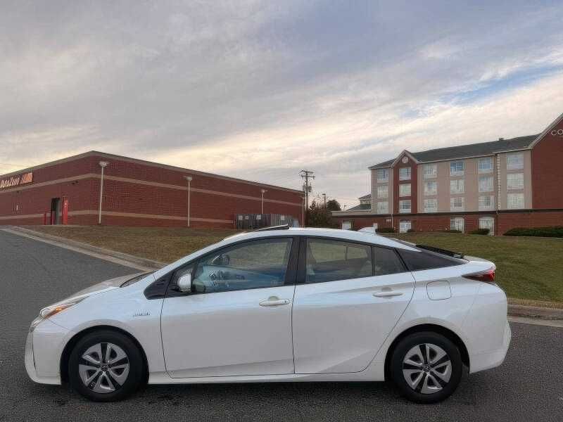 2017 Toyota Prius Four Touring
