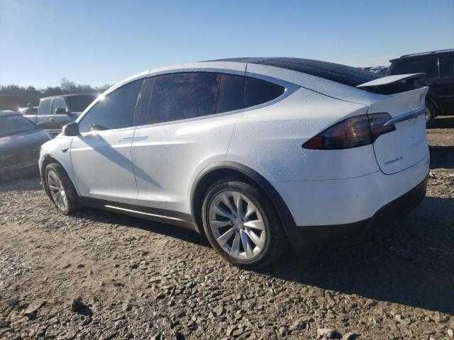 2018 року Tesla Model X