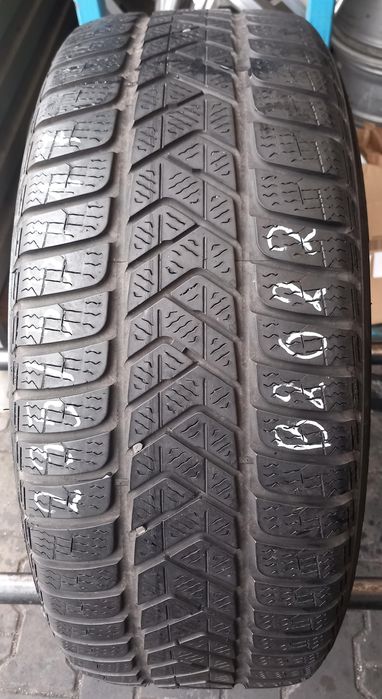 235/55/17 Pirelli SottoZero 3 99H