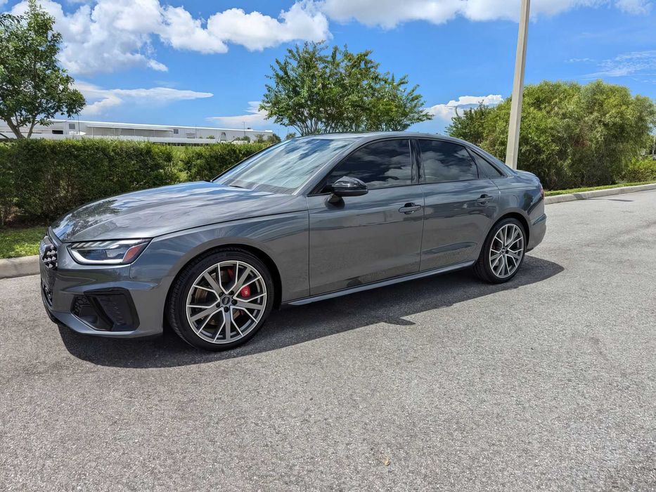 Audi S4      2020