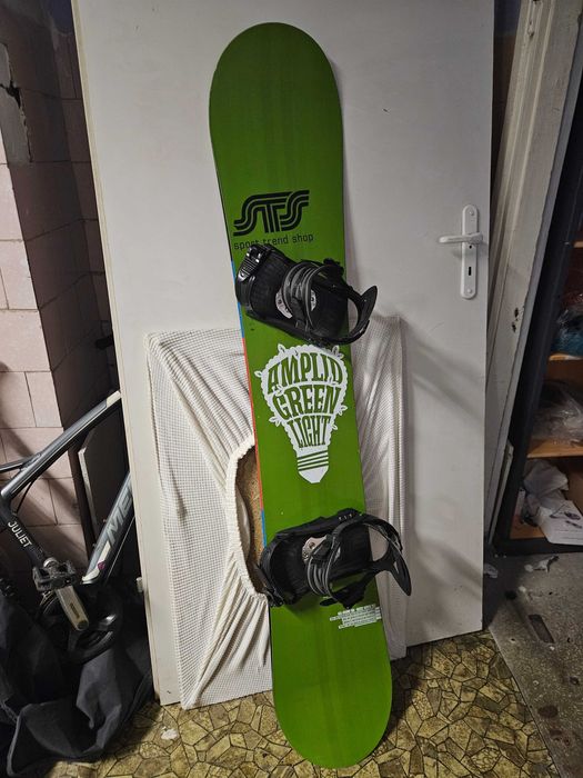 Deska snowboardowa Aplid 166cm 165cm z wiązaniami