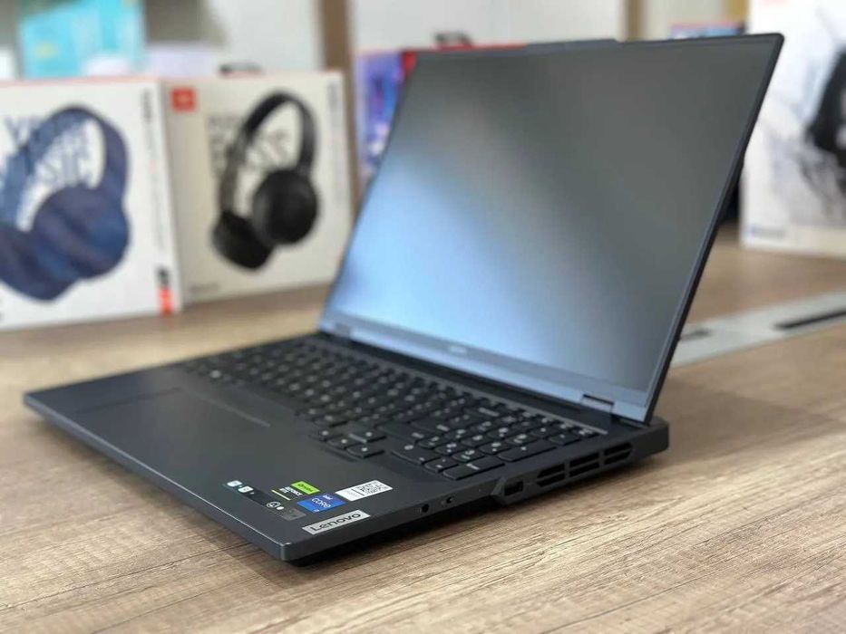 Ноутбук Lenovo Legion Pro 5 16IRX8 i5 13500HX RTX 4050 16GB 82WK0005US