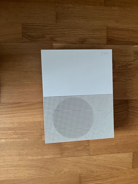 Sprzedam konsolę X box One S