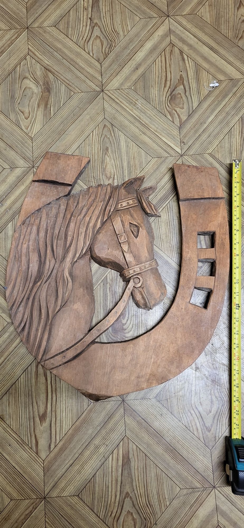 Rzeźba podkowa koń
