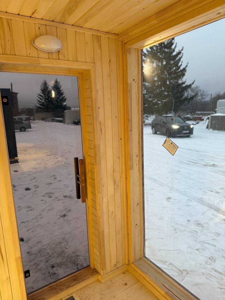 Sauna z dużym oknem panoramicznym