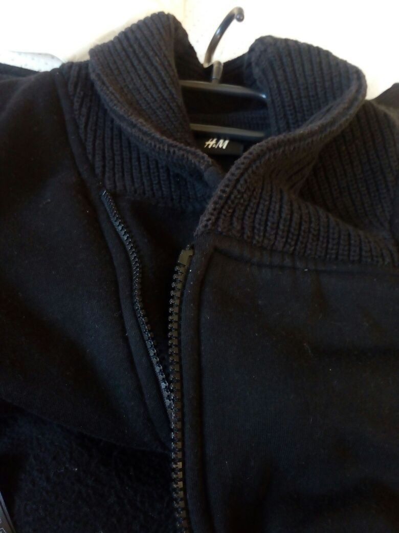 Czarna bluza H&M na zamek z wełnianym kołnierzem szalowym