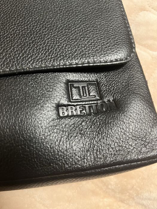 Чоловіча шкіряна фірмова сумка через плече.