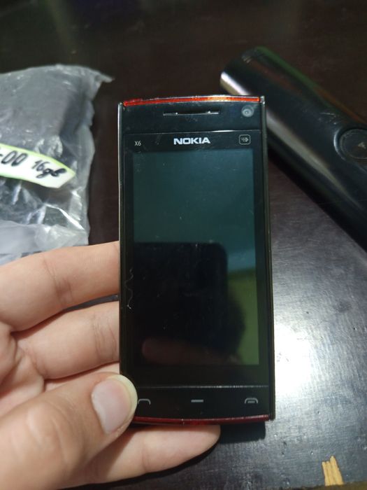 Старі телефони прості та дешеві