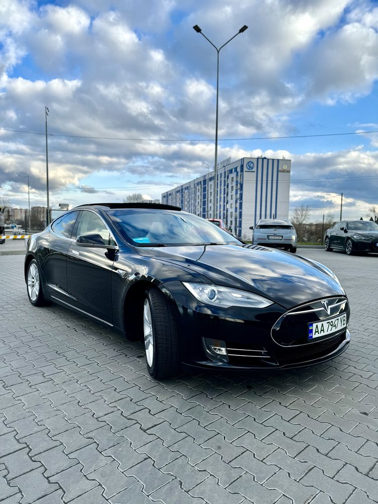 Tesla Model S, 85 кВт