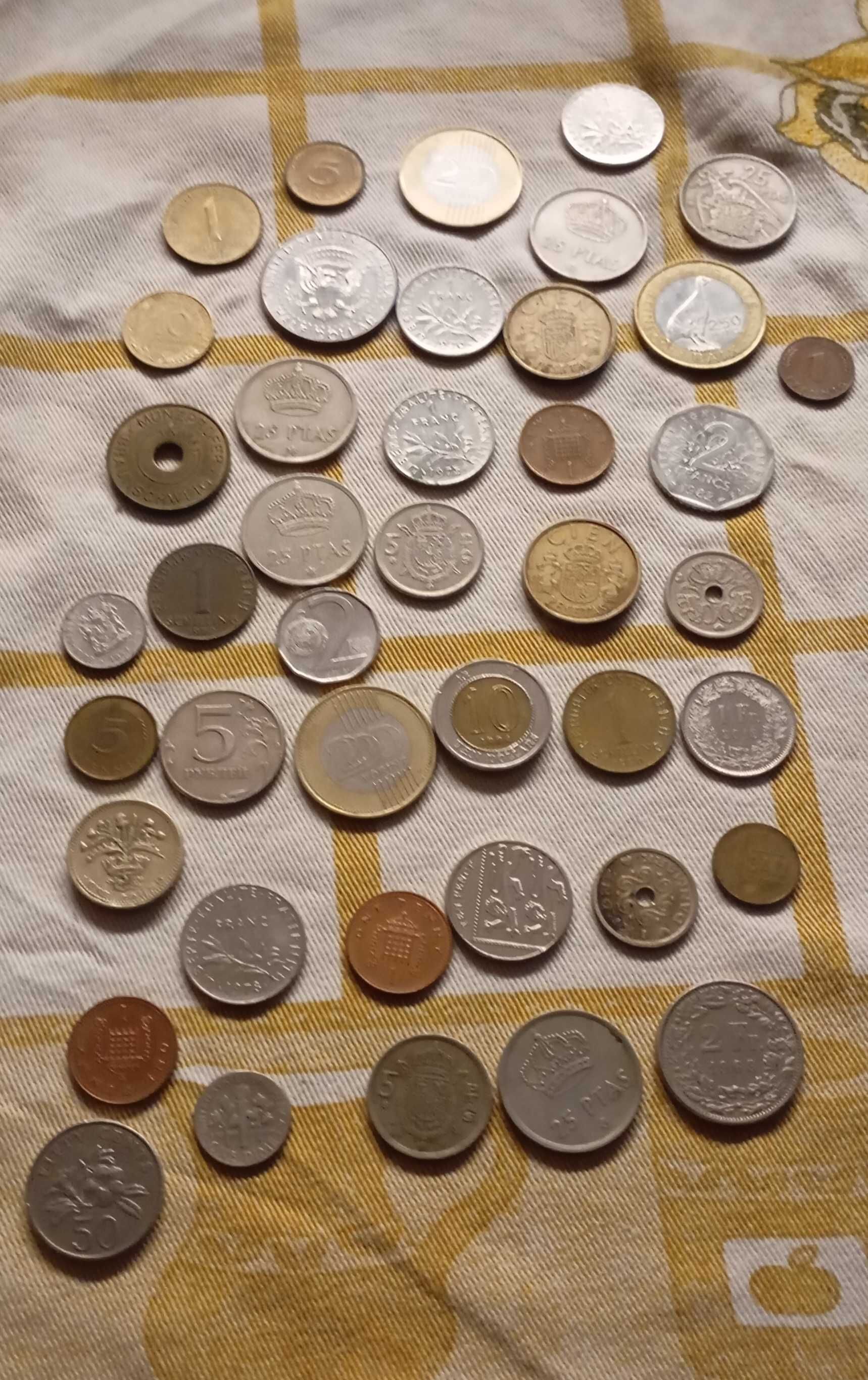 varias moedas de variadas épocas