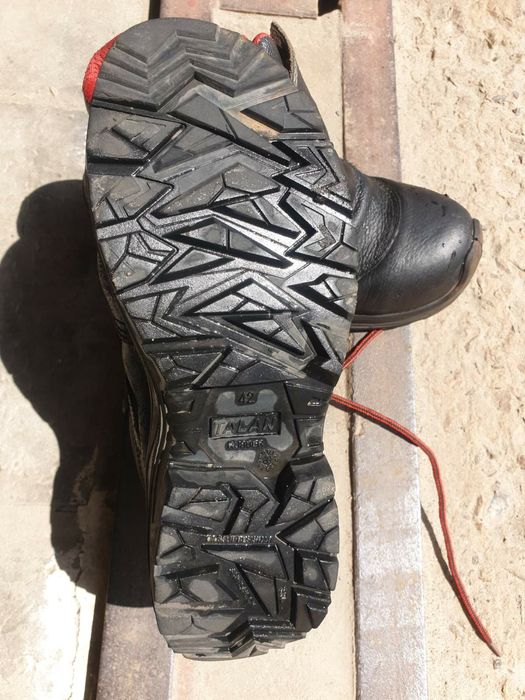 Продам рабочие сварочные ботинки